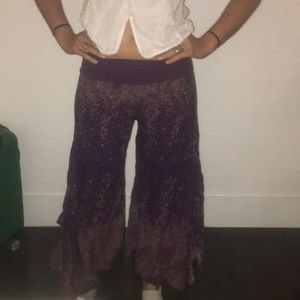 Patterned yoga pants